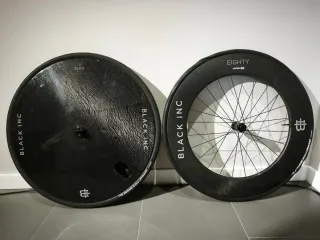 Ruedas de Bicicleta Black Inc. Carbono