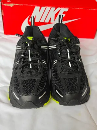 Zapatillas Nike Vomero 5 (Nuevas)