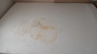 Cama somier+colchón+ ropa de cama