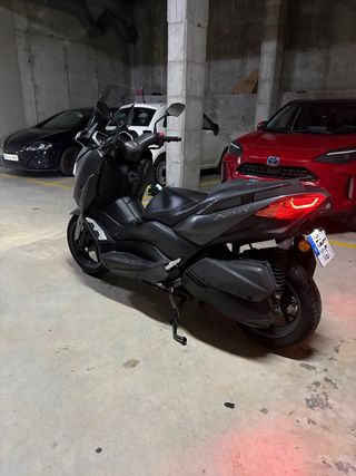 Yamaha Xmax 300 Negra