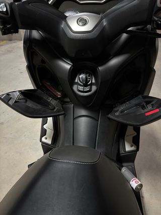 Yamaha Xmax 300 Negra