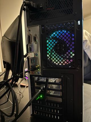 CPU Ryzen5 2600 3,40ghz +Monitor + Teclado y mouse