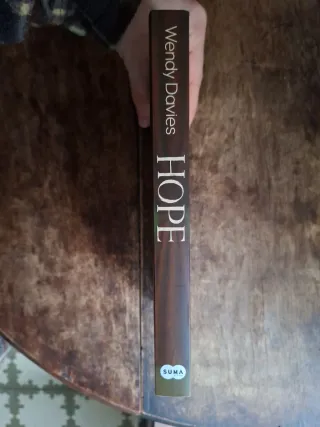 Hope: La historia de una niña que no podía escu...