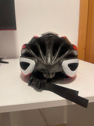 Casco de bici GES rojo y negro