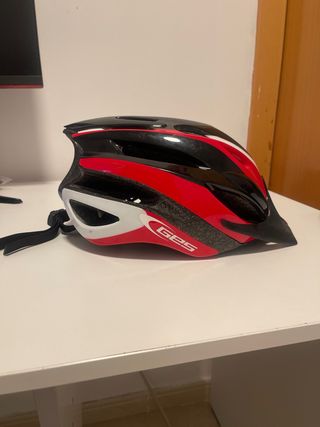 Casco de bici GES rojo y negro