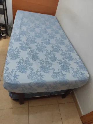 Base de cama y colchón