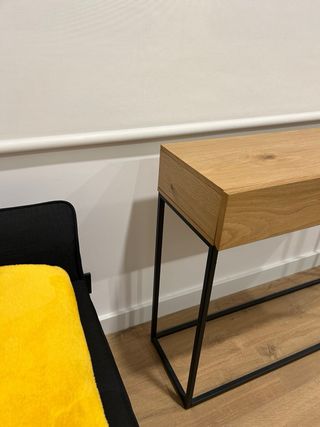 Consola de madera y metal con dos cajones