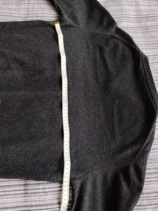 Jersey de lana gris oscuro