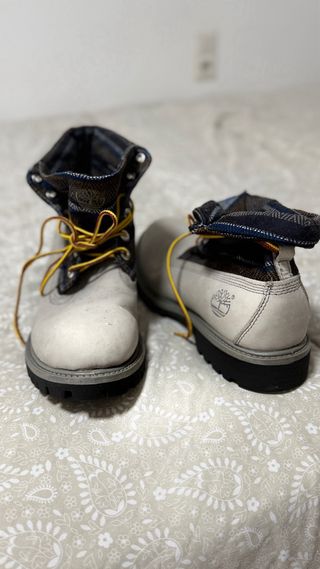 Botas Timberland Blancas con Cuello Estampado