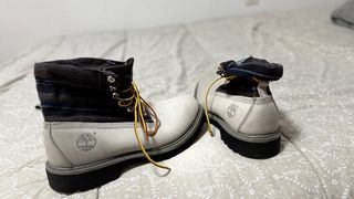 Botas Timberland Blancas con Cuello Estampado