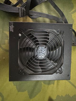 Fuente Alimentación Cooler Master 750W Gold