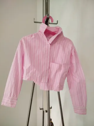 Camisa rosa às riscas