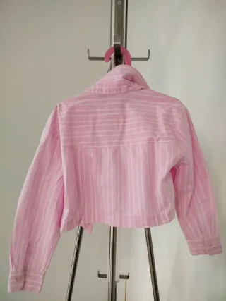 Camisa rosa às riscas