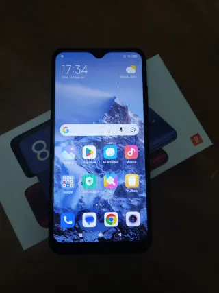 Xiaomi Redmi 8 smartphone