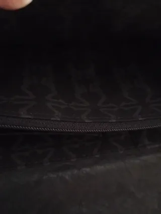 Bolso cartera negro con cremallera