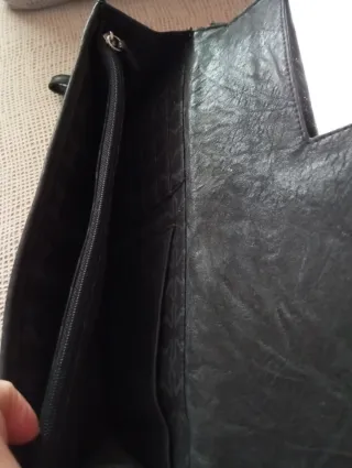 Bolso cartera negro con cremallera