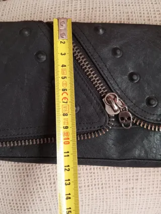 Bolso cartera negro con cremallera