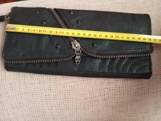 Bolso cartera negro con cremallera