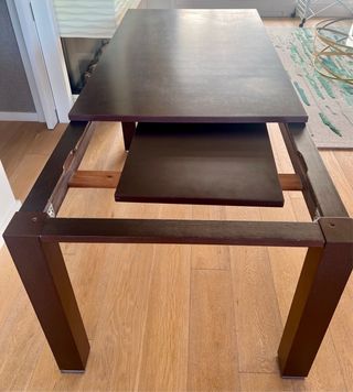 Mesa comedor y 4 sillas precio negociable (urge)