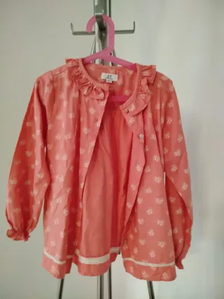 Camisa laranja menina com flores