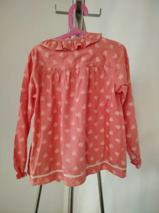 Camisa laranja menina com flores