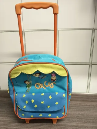 Mochila pequeña con ruedas