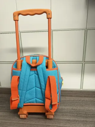 Mochila pequeña con ruedas