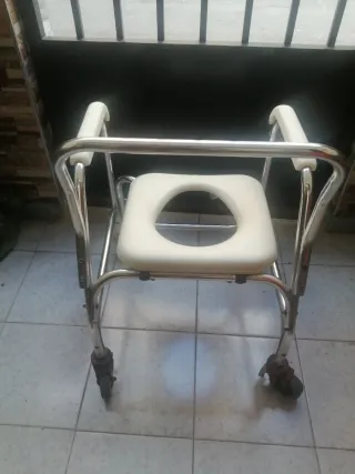Silla WC y ducha con ruedas