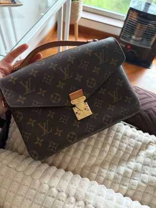 Borsa Louis Vuitton vendita solo di persona