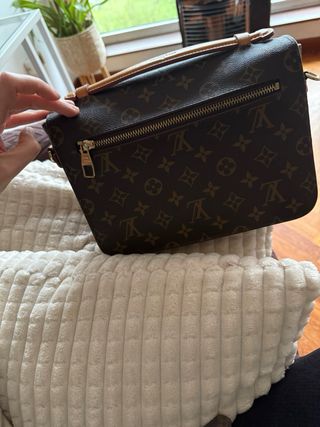 Borsa Louis Vuitton vendita solo di persona