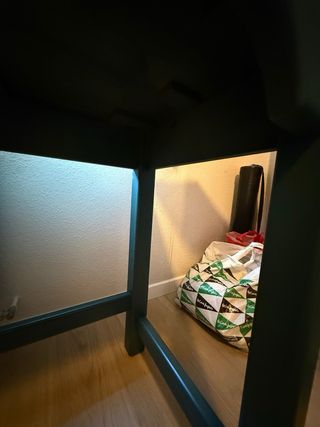 Scrivania per bambini in legno di pino verniciato