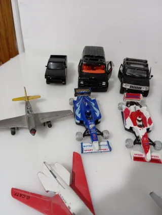 Lote  coches, motos y aviones para maquetas