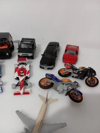 Lote  coches, motos y aviones para maquetas