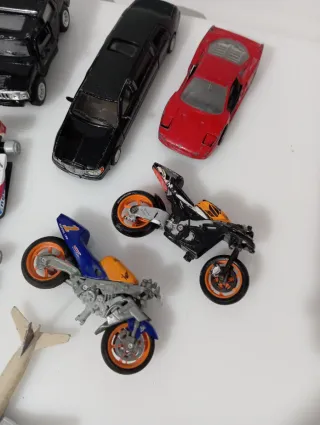 Lote  coches, motos y aviones para maquetas