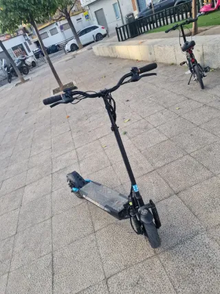 Patinete Eléctrico Negro SmartWatch Gyro.