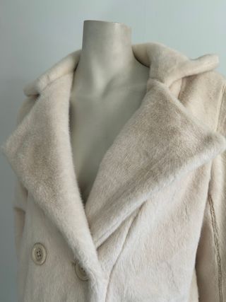 Abrigo beige pelo suave reversible
