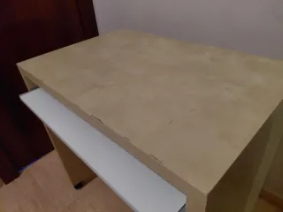 Se regala mesa de ordenador ikea