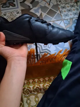 Botas de fútbol negras