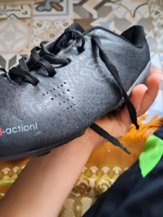 Botas de fútbol negras