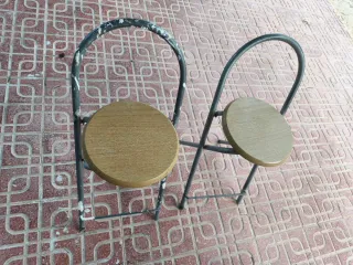 Mesa y 2 sillas madera y metal