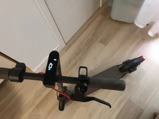 Dos Patinetes Eléctricos Negros ambos por 300€