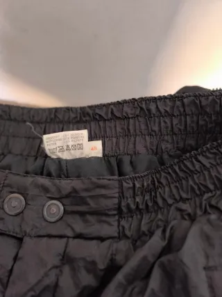 Chaqueta negra y gris ,pantalones+ guantes nieve