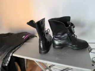 Chaqueta negra y gris ,pantalones+ guantes nieve