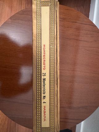 Caja original de puros Montecristo