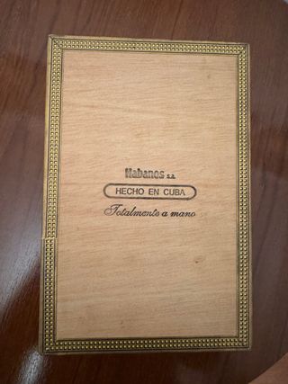 Caja original de puros Montecristo