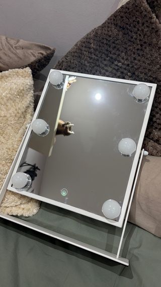 Specchio trucco con luci LED