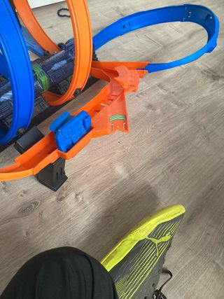 Pista Hot Wheels Triple Loop