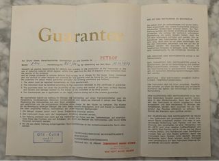 Piano de pared PETROF K 114