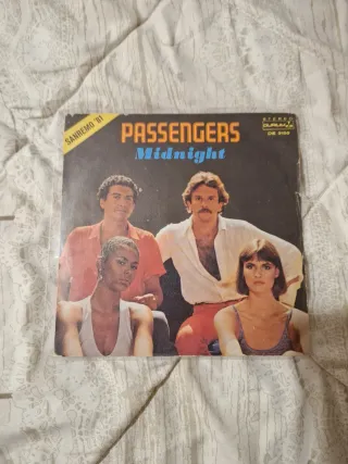 Disco 45 Passengers