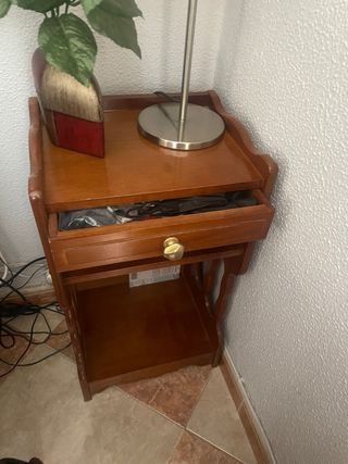 Mueble auxiliar madera oscura